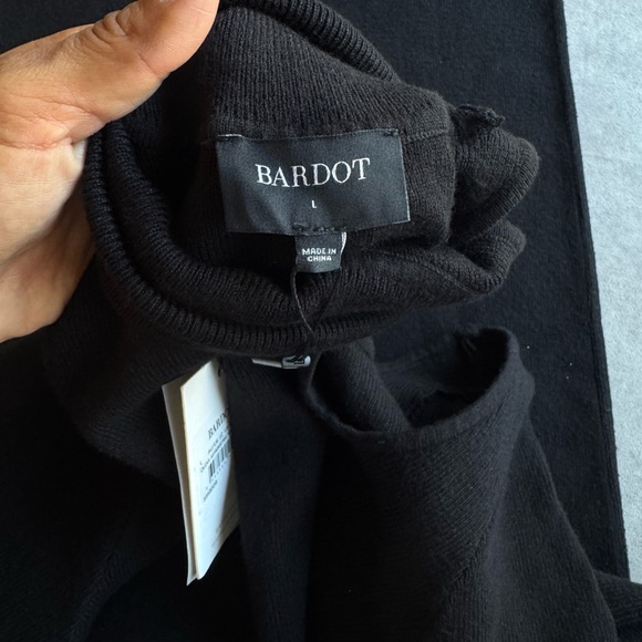 Bardot Elegant Black Midi Dress - Picture 3 of 6